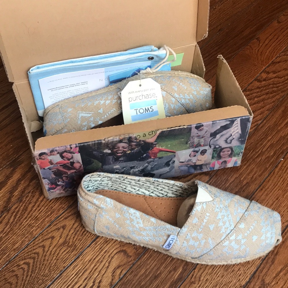 TOMS Burlap Triangle shoes